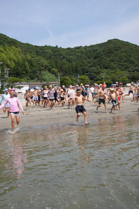 海開きの様子