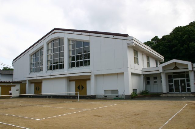 旧田原中学校体育館